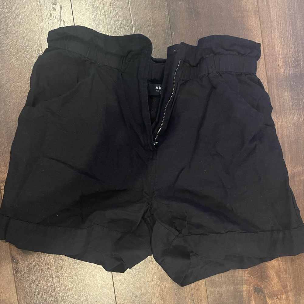 ABLE Janis Paperbag shorts black size small - Picture 4 of 5